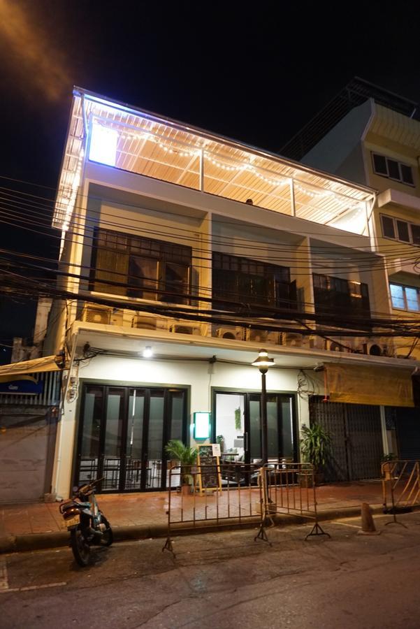 Krit Hostel Bangkok Eksteriør billede